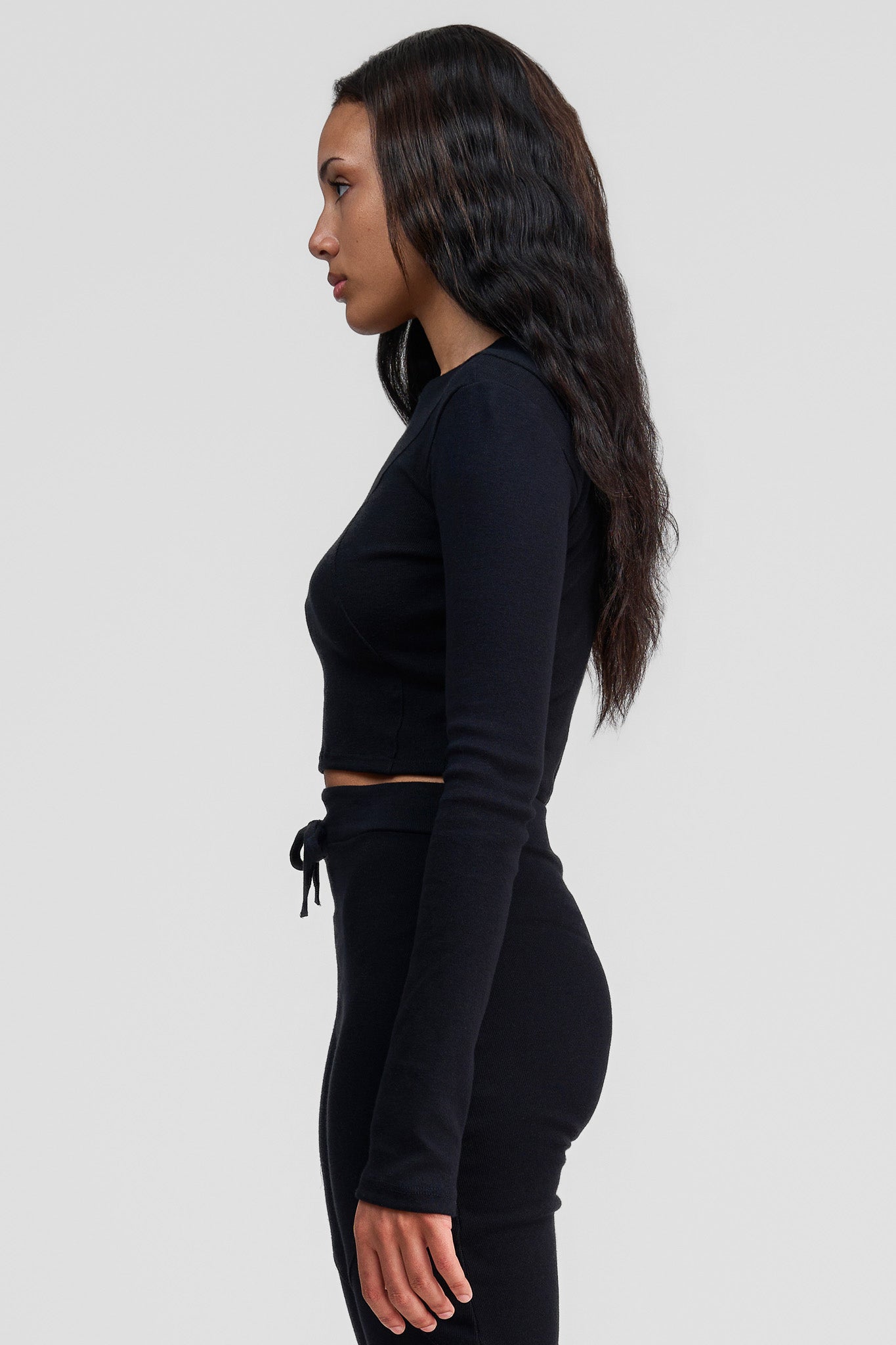 black obsidian organic cotton long sleeve crop shirt